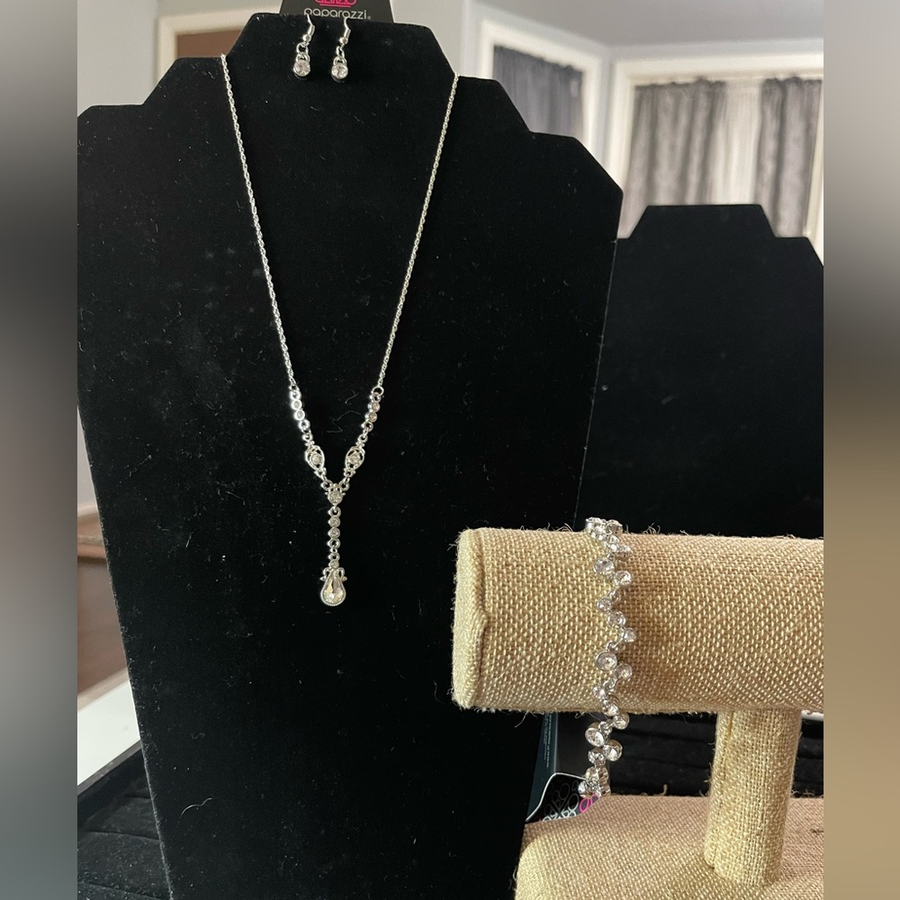 Silver necklace and bracelet